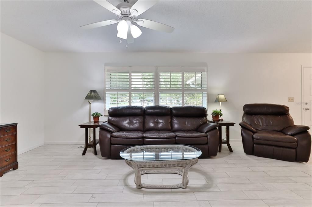 For Sale: $349,500 (3 beds, 2 baths, 1485 Square Feet)