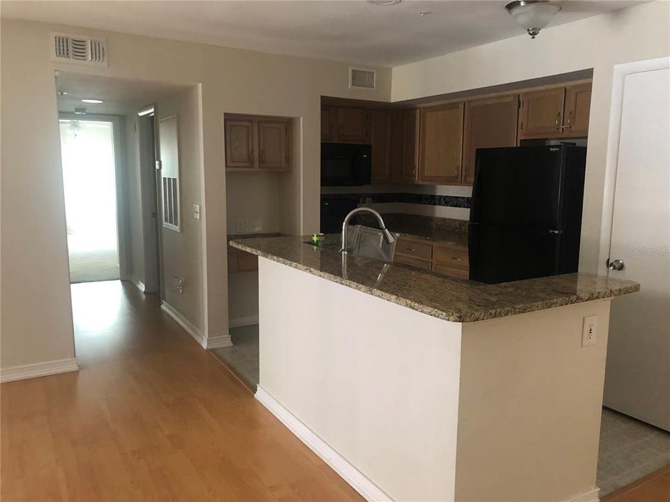 Recently Rented: $1,495 (2 beds, 1 baths, 969 Square Feet)