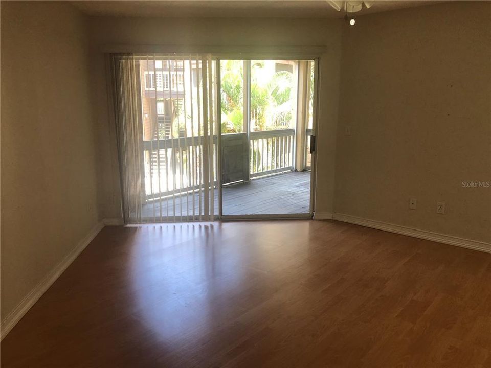 Recently Rented: $1,495 (2 beds, 1 baths, 969 Square Feet)