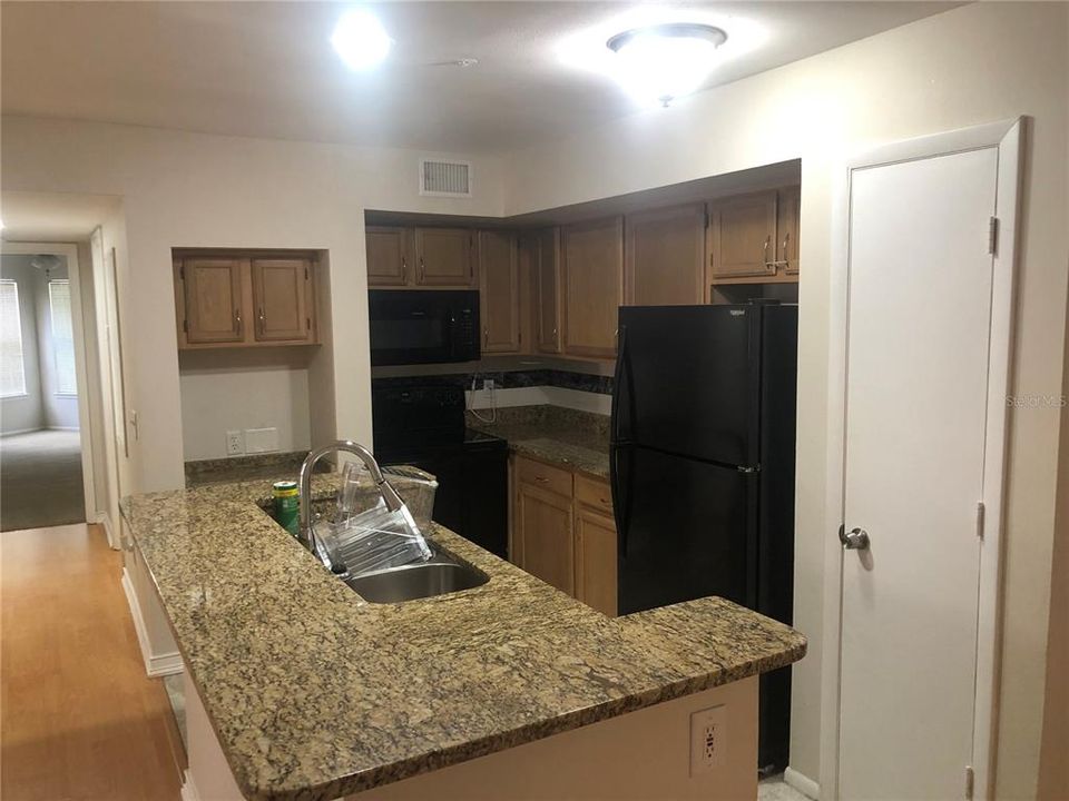 Recently Rented: $1,495 (2 beds, 1 baths, 969 Square Feet)