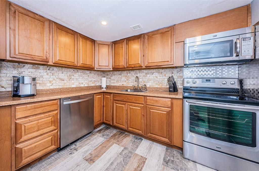 For Rent: $2,400 (2 beds, 2 baths, 1260 Square Feet)