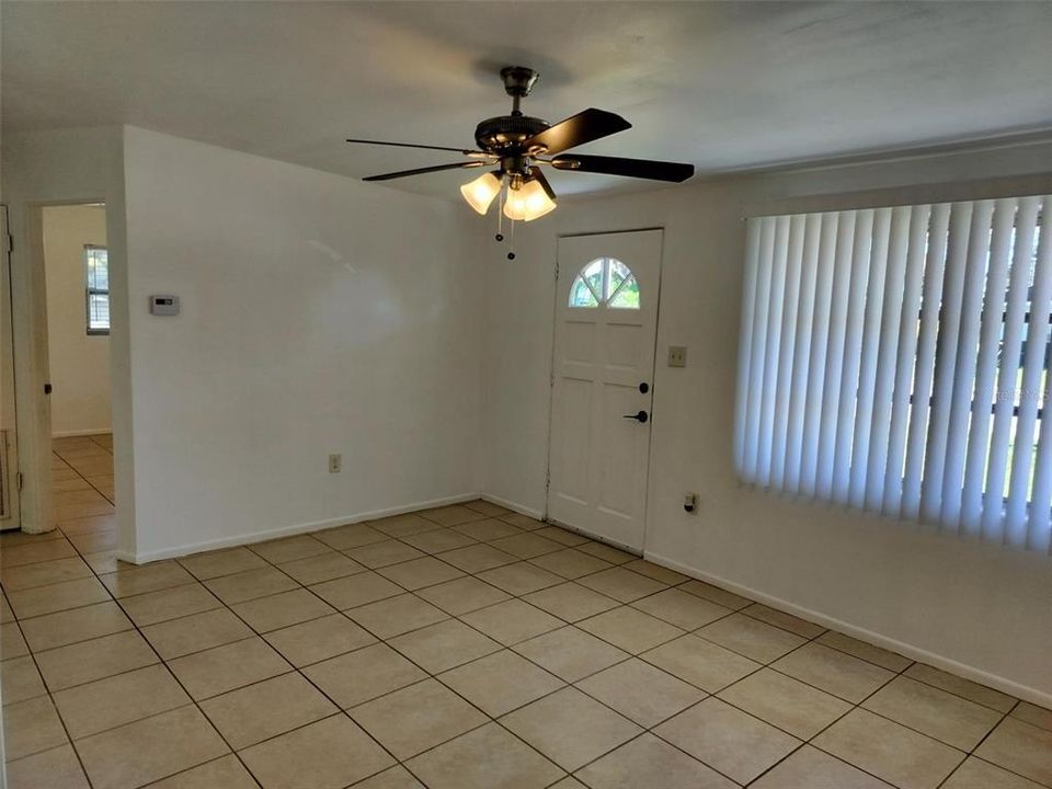 For Sale: $184,900 (3 beds, 1 baths, 908 Square Feet)