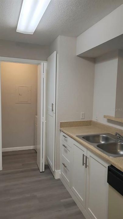 For Sale: $175,000 (2 beds, 2 baths, 935 Square Feet)