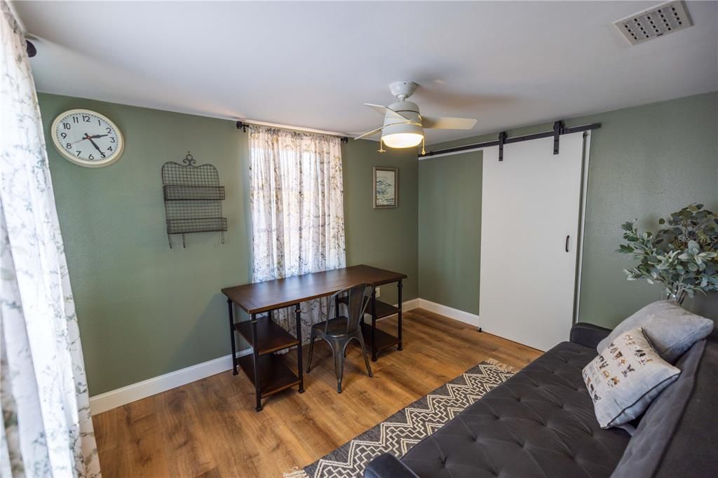 For Sale: $389,900 (2 beds, 1 baths, 770 Square Feet)