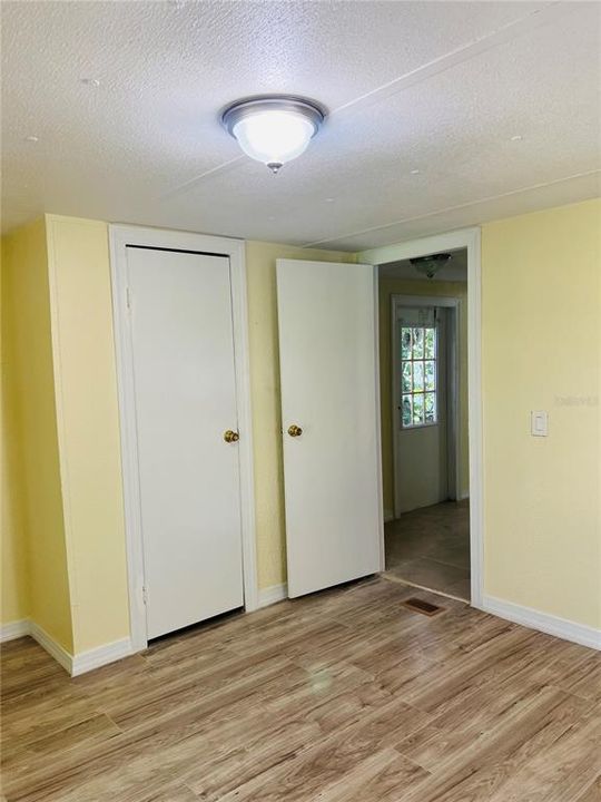For Rent: $1,500 (3 beds, 2 baths, 924 Square Feet)