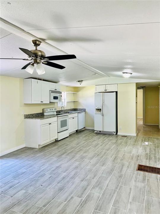 For Rent: $1,500 (3 beds, 2 baths, 924 Square Feet)