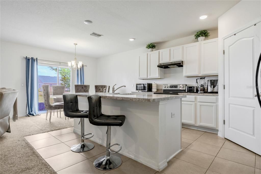 Active With Contract: $340,000 (5 beds, 3 baths, 2605 Square Feet)