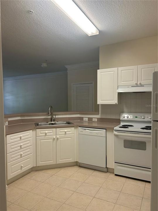For Rent: $2,250 (2 beds, 2 baths, 1320 Square Feet)