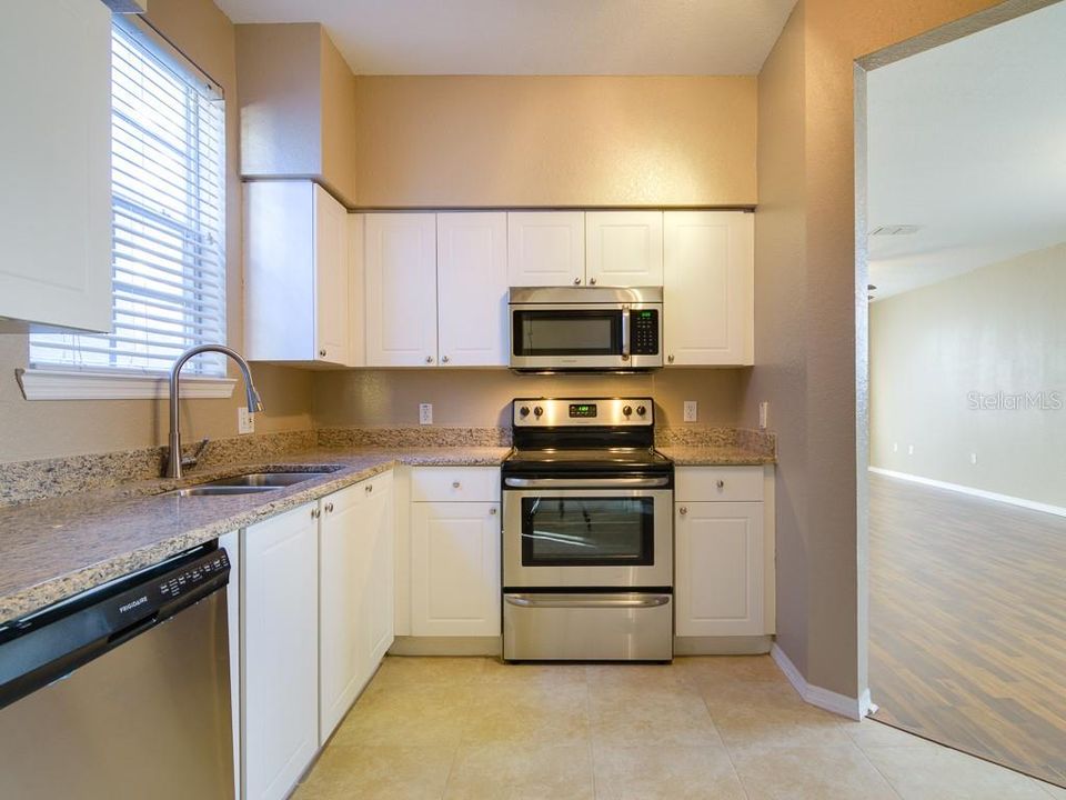 For Rent: $2,750 (4 beds, 2 baths, 1724 Square Feet)