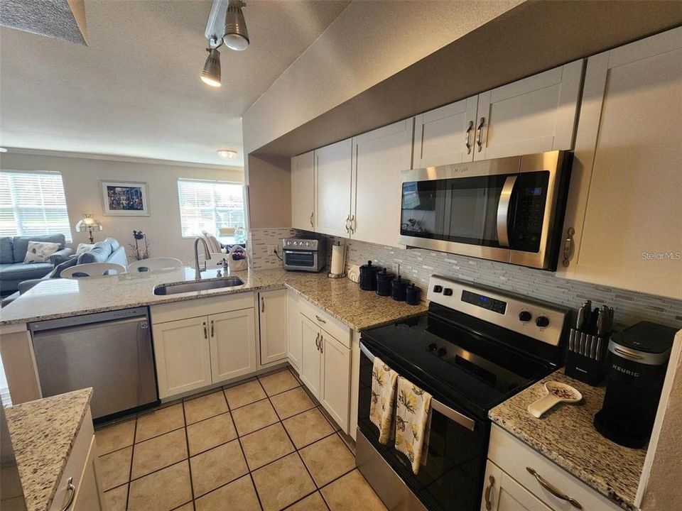 For Rent: $2,100 (2 beds, 2 baths, 1058 Square Feet)