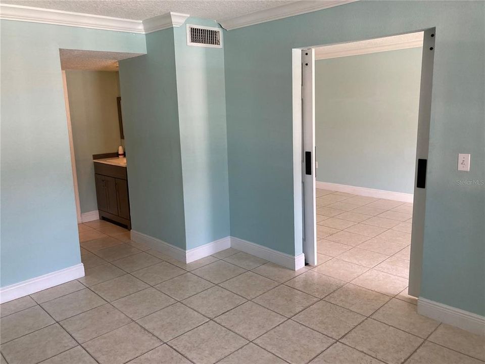 For Rent: $1,200 (1 beds, 1 baths, 550 Square Feet)