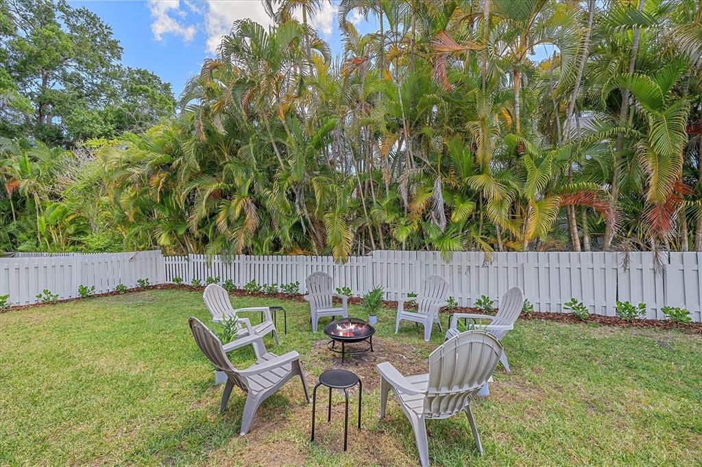 Recently Sold: $565,000 (3 beds, 3 baths, 2384 Square Feet)