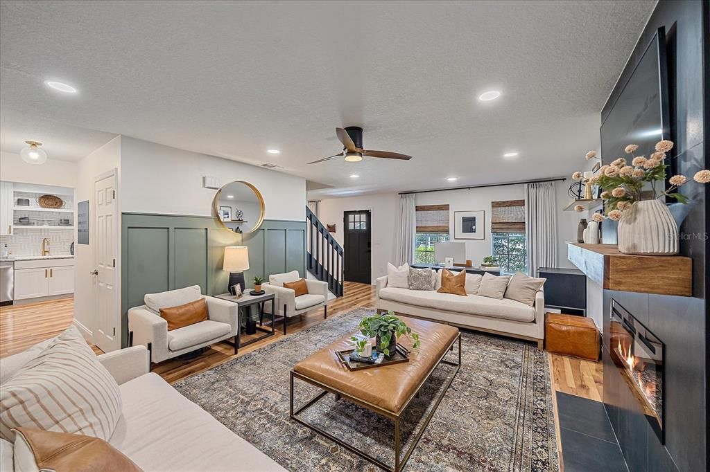 Active With Contract: $565,000 (3 beds, 3 baths, 2384 Square Feet)