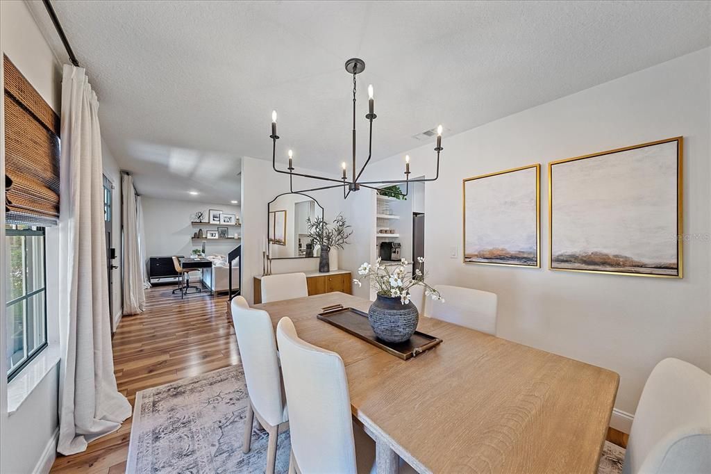 Recently Sold: $565,000 (3 beds, 3 baths, 2384 Square Feet)