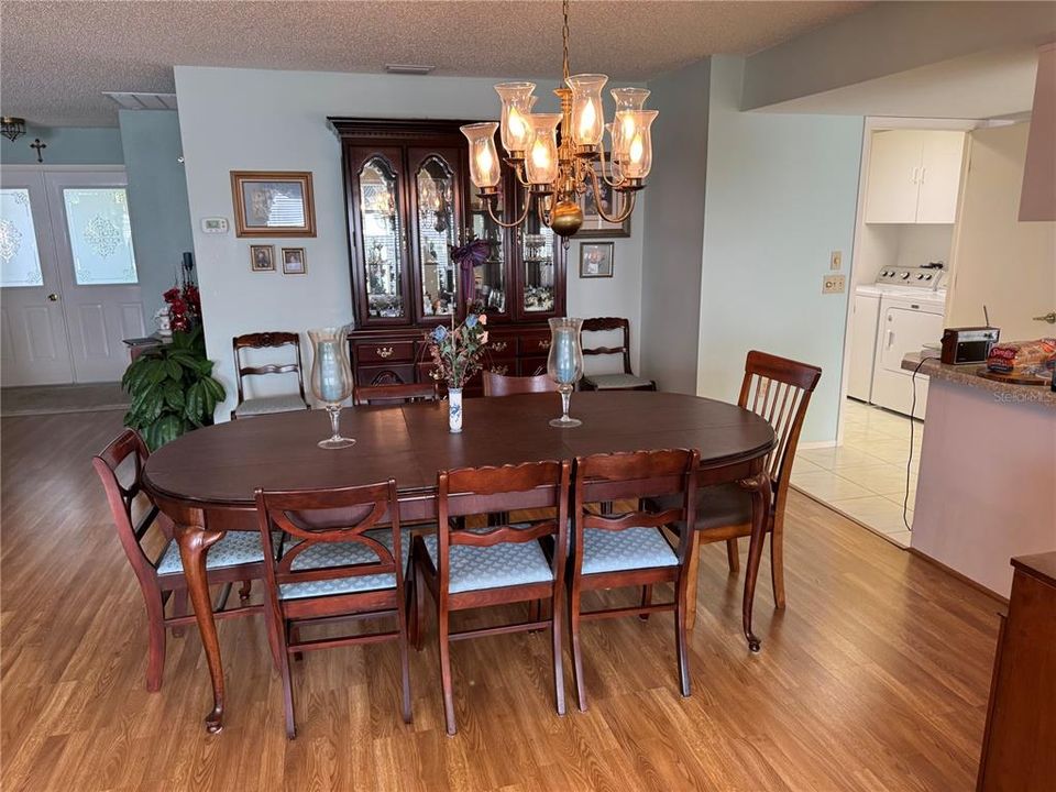 For Sale: $299,900 (2 beds, 2 baths, 1762 Square Feet)