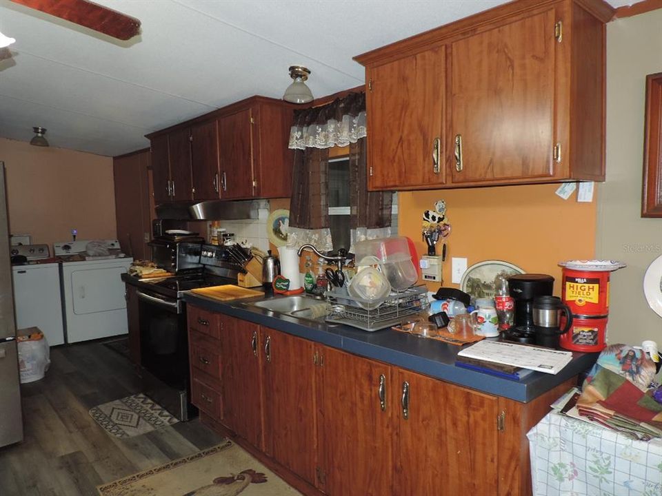 For Sale: $124,900 (4 beds, 2 baths, 1912 Square Feet)