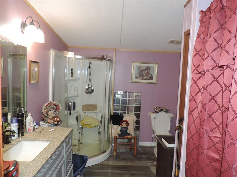 For Sale: $124,900 (4 beds, 2 baths, 1912 Square Feet)