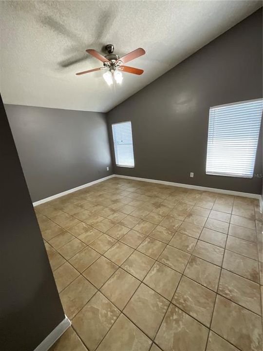 Active With Contract: $1,999 (3 beds, 2 baths, 1413 Square Feet)