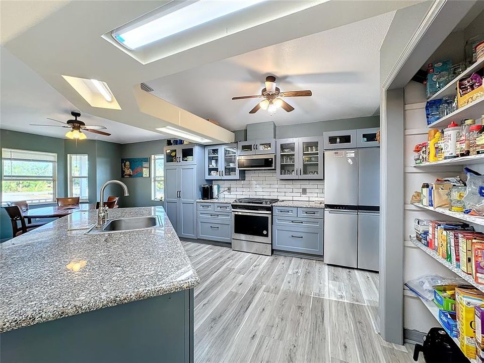 For Sale: $388,900 (3 beds, 2 baths, 1550 Square Feet)