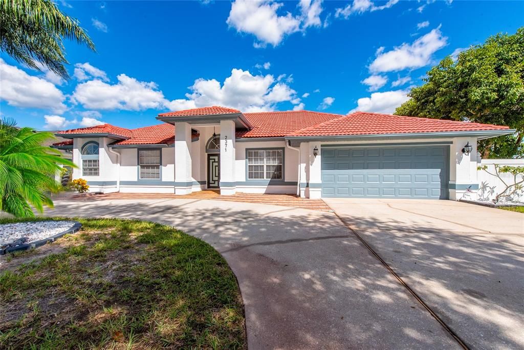 For Sale: $725,000 (4 beds, 2 baths, 2306 Square Feet)