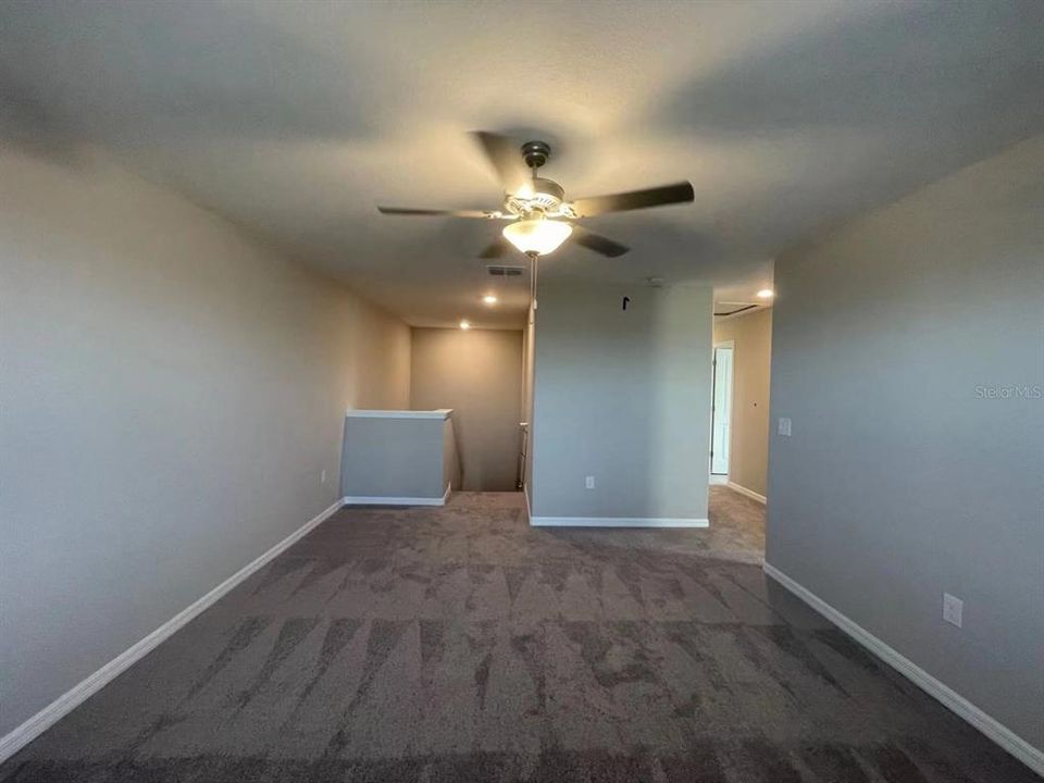 For Rent: $3,100 (5 beds, 2 baths, 2896 Square Feet)