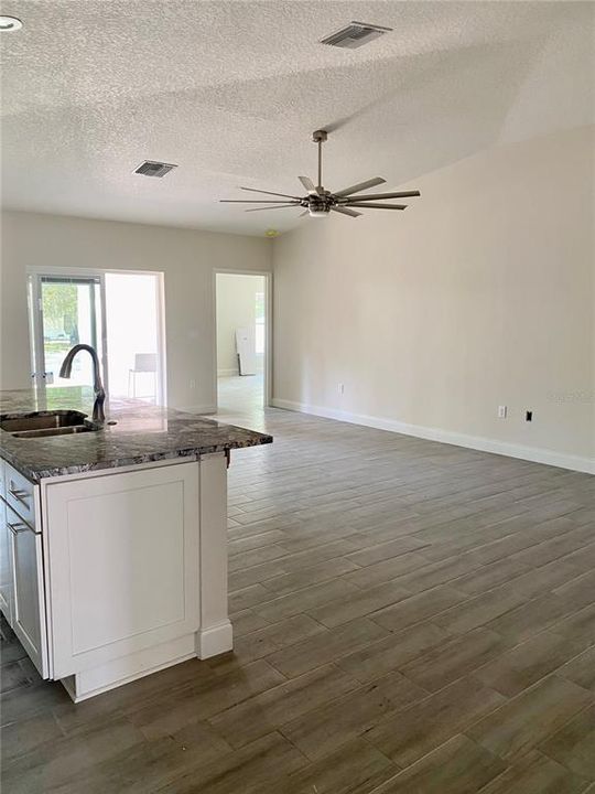 Active With Contract: $375,000 (3 beds, 2 baths, 1616 Square Feet)