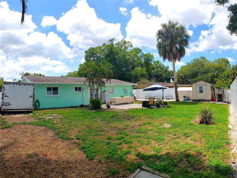 For Sale: $450,000 (3 beds, 1 baths, 921 Square Feet)