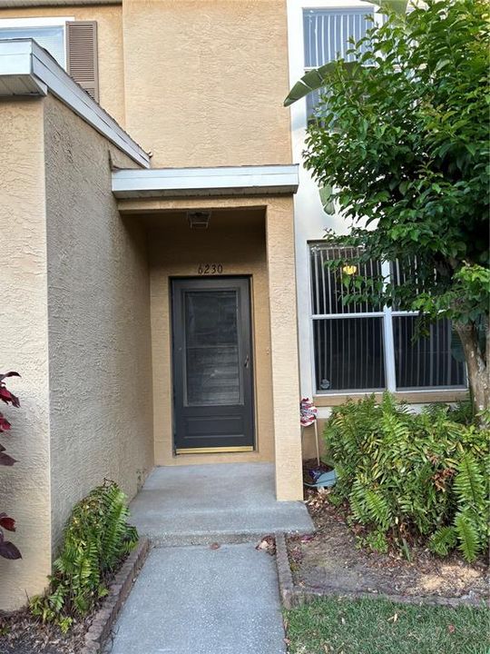 For Rent: $2,200 (2 beds, 2 baths, 1241 Square Feet)