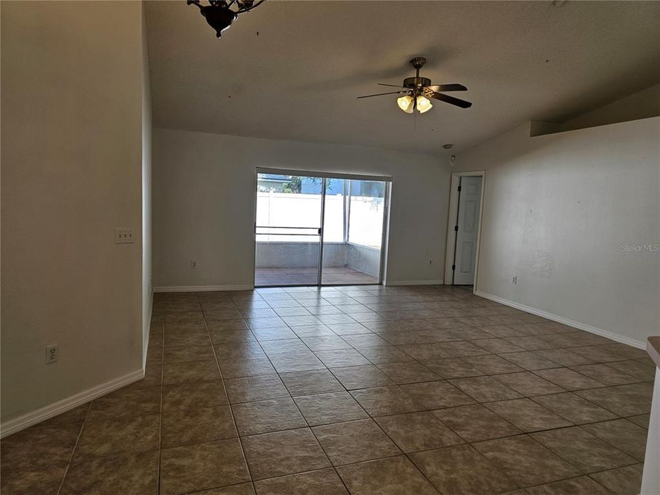 For Sale: $379,000 (4 beds, 2 baths, 1636 Square Feet)