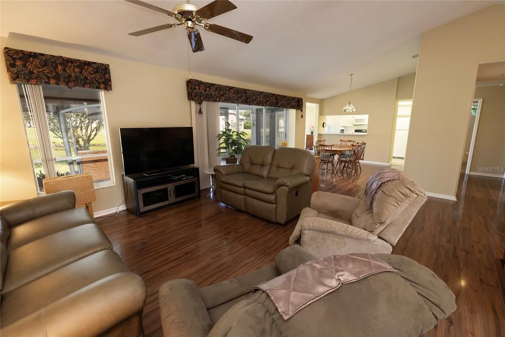 For Sale: $445,000 (3 beds, 2 baths, 1753 Square Feet)