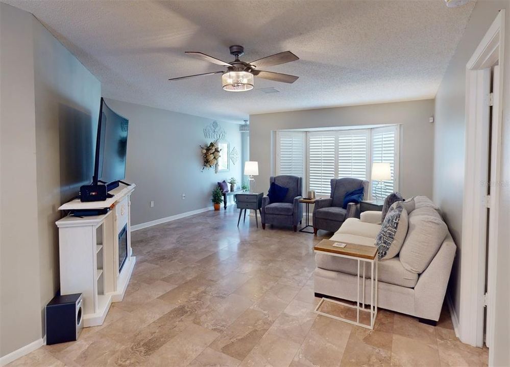 For Sale: $379,999 (2 beds, 2 baths, 1363 Square Feet)