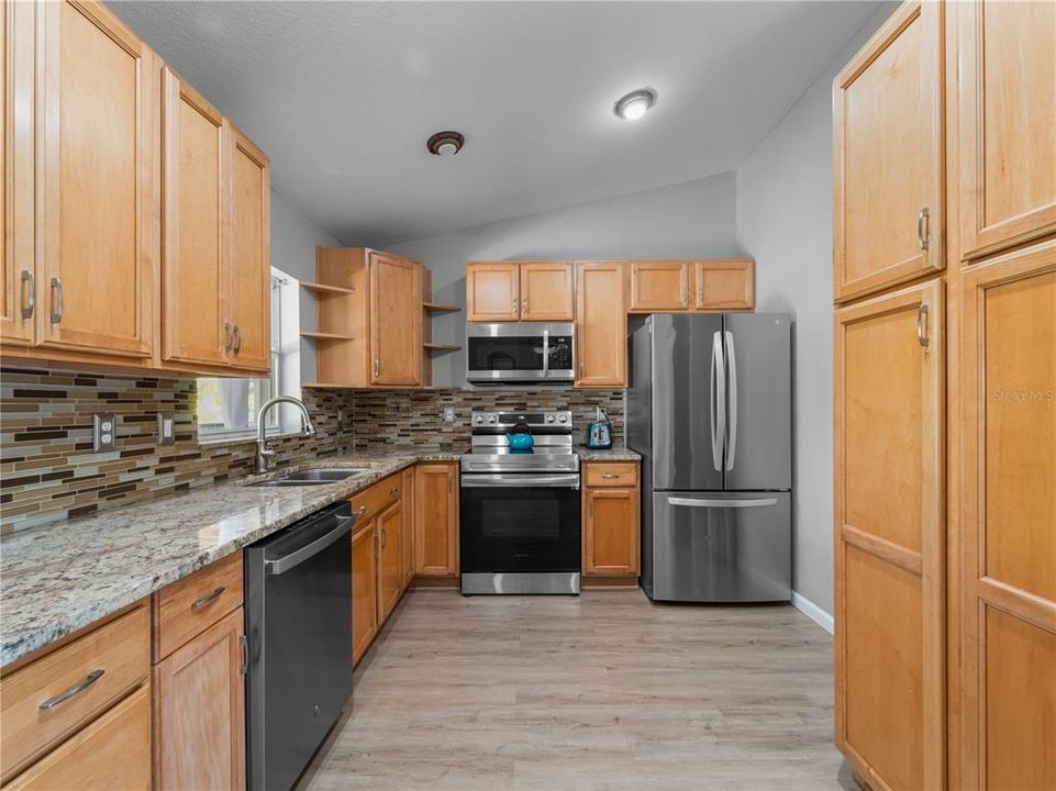 For Sale: $390,000 (4 beds, 2 baths, 2187 Square Feet)