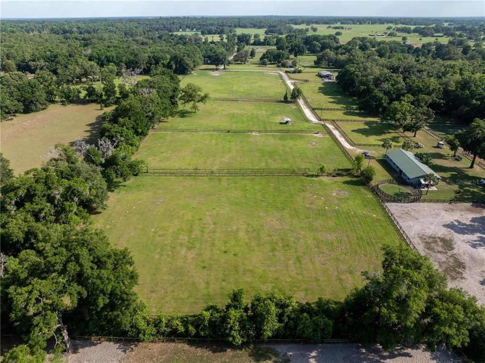 На продажу: $675,000 (9.42 acres)