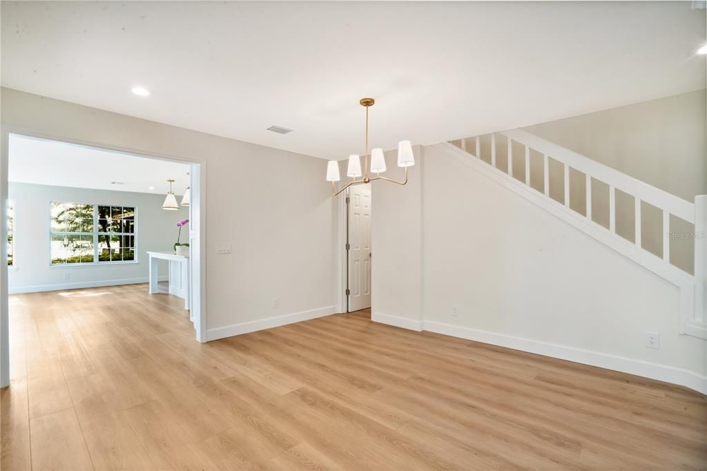 Active With Contract: $825,000 (3 beds, 3 baths, 2368 Square Feet)