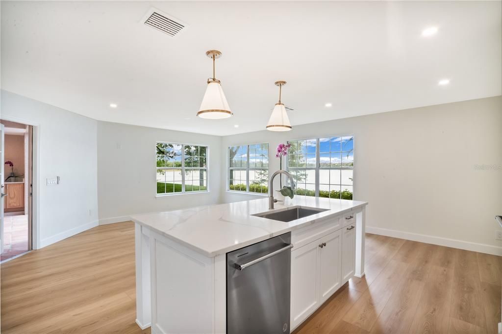 Active With Contract: $825,000 (3 beds, 3 baths, 2368 Square Feet)