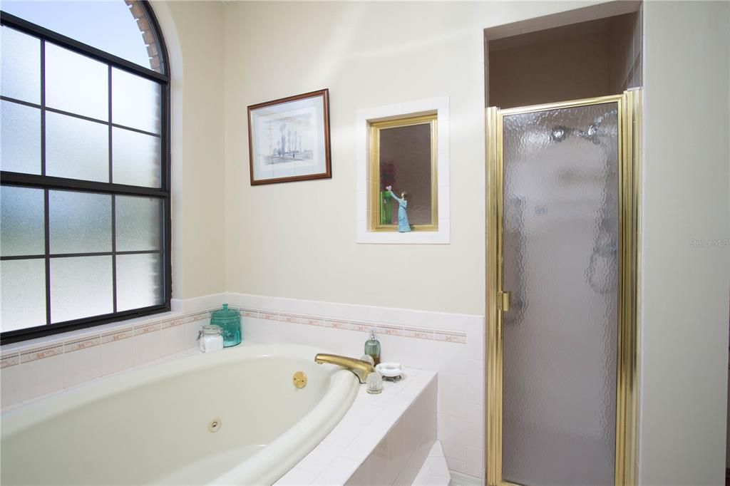 待售: $529,900 (3 贝兹, 2 浴室, 2403 平方英尺)