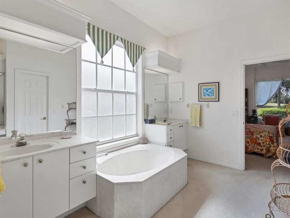 For Sale: $499,000 (2 beds, 2 baths, 1694 Square Feet)