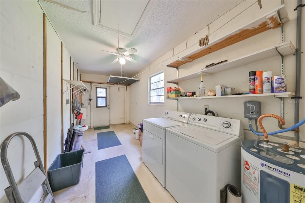 For Sale: $154,000 (2 beds, 2 baths, 1120 Square Feet)