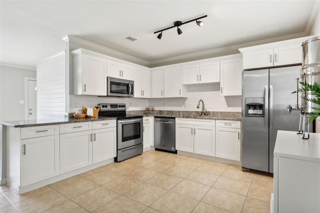 Active With Contract: $399,000 (3 beds, 2 baths, 1306 Square Feet)