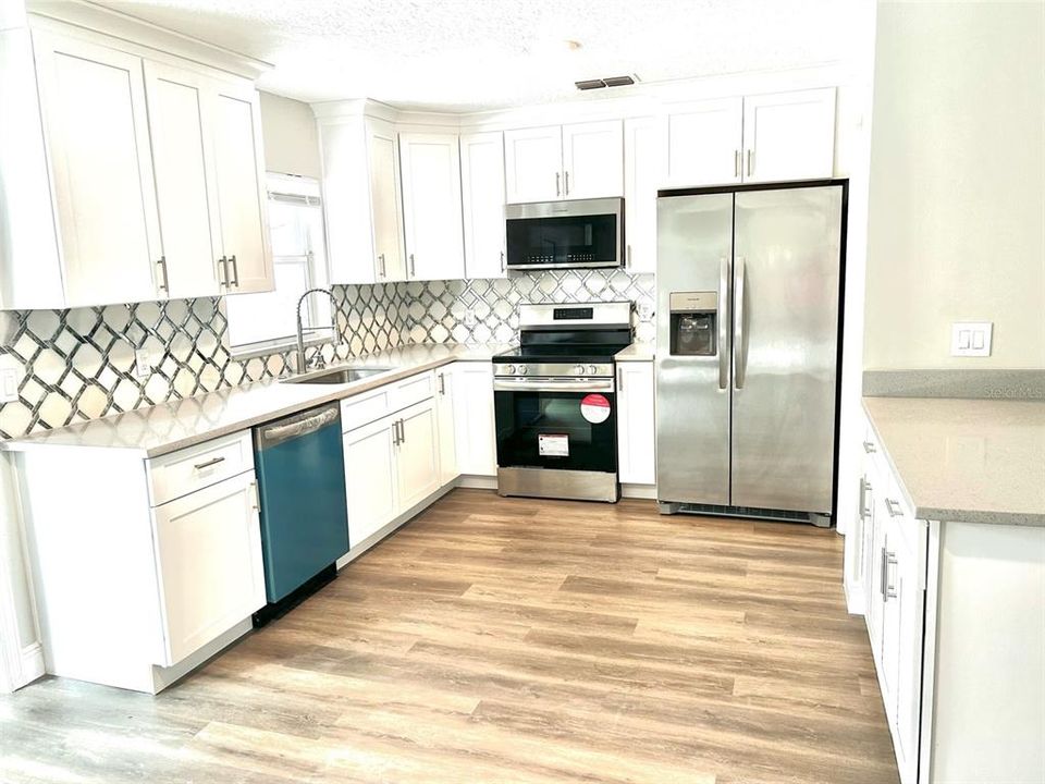 For Sale: $379,999 (4 beds, 1 baths, 1216 Square Feet)