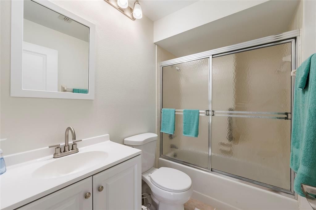 Active With Contract: $264,900 (2 beds, 2 baths, 1327 Square Feet)