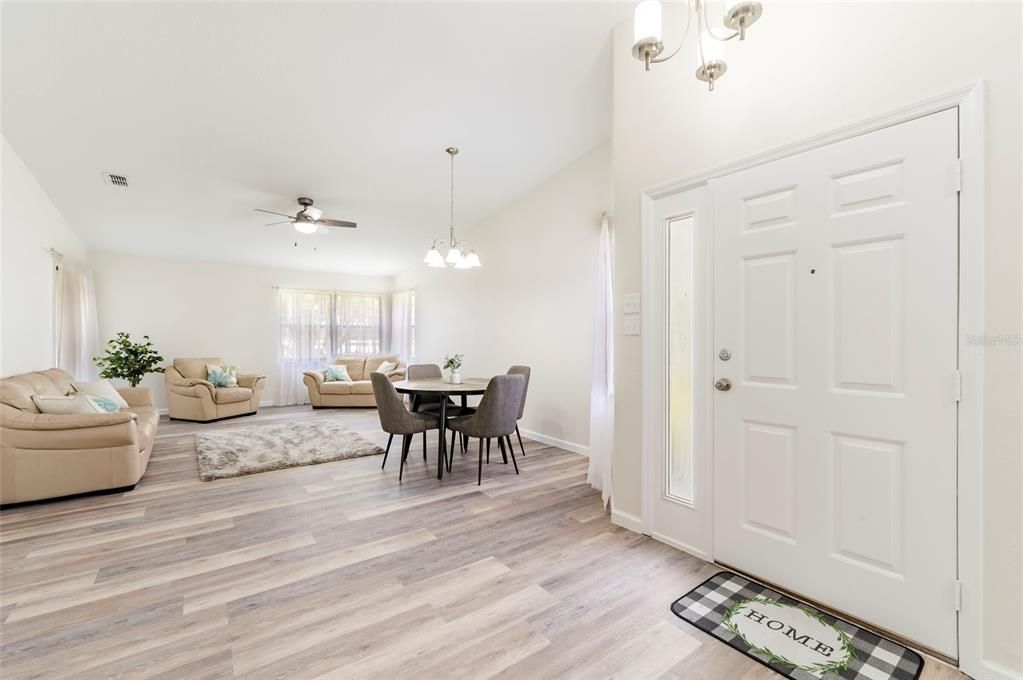 Active With Contract: $264,900 (2 beds, 2 baths, 1327 Square Feet)