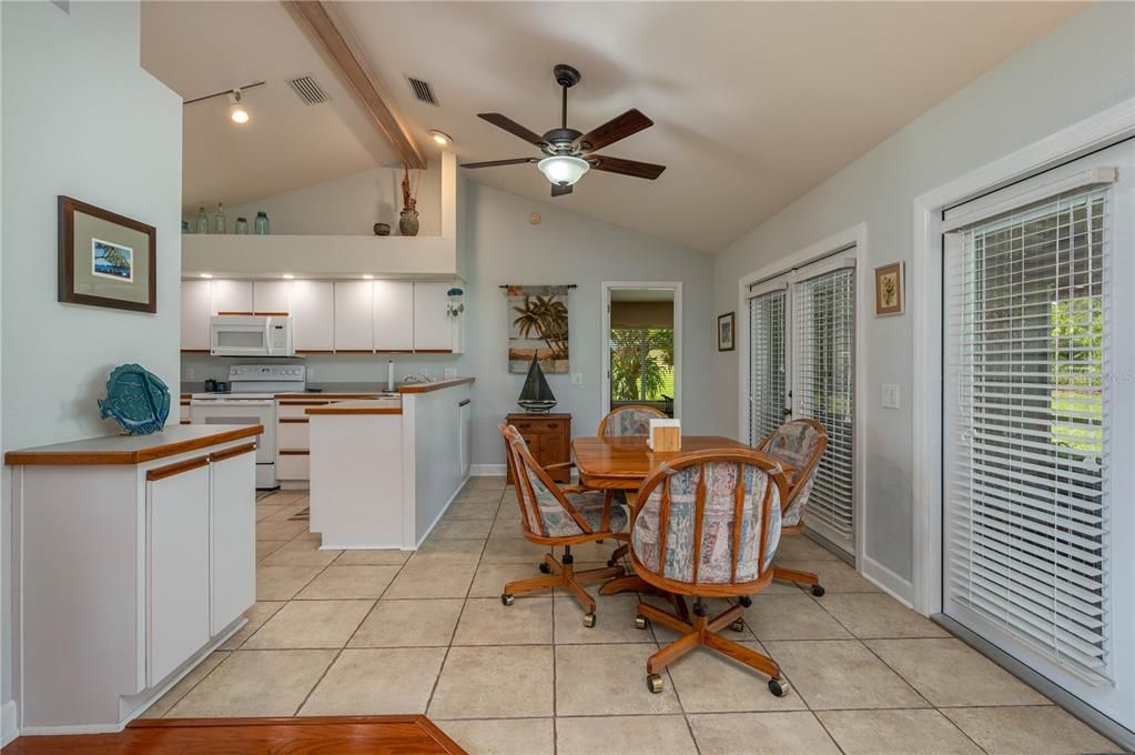 For Sale: $386,000 (4 beds, 2 baths, 2000 Square Feet)