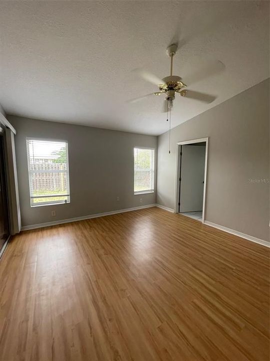 For Rent: $2,850 (3 beds, 2 baths, 1820 Square Feet)