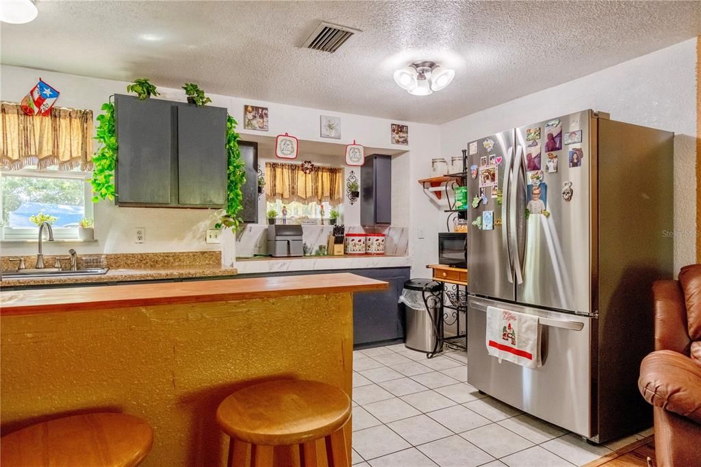 For Sale: $290,000 (4 beds, 1 baths, 1332 Square Feet)