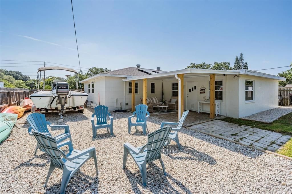For Sale: $415,000 (3 beds, 2 baths, 1300 Square Feet)