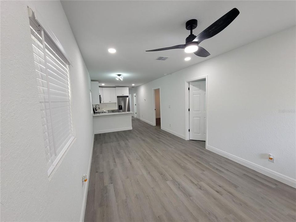 Active With Contract: $219,900 (3 beds, 2 baths, 800 Square Feet)