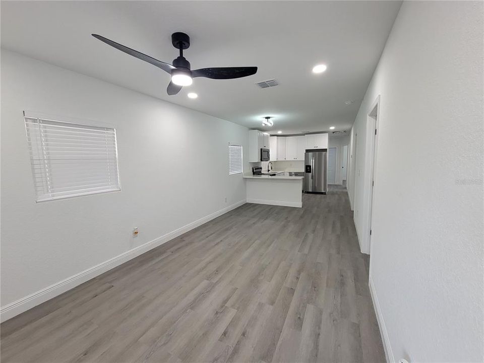Active With Contract: $219,900 (3 beds, 2 baths, 800 Square Feet)