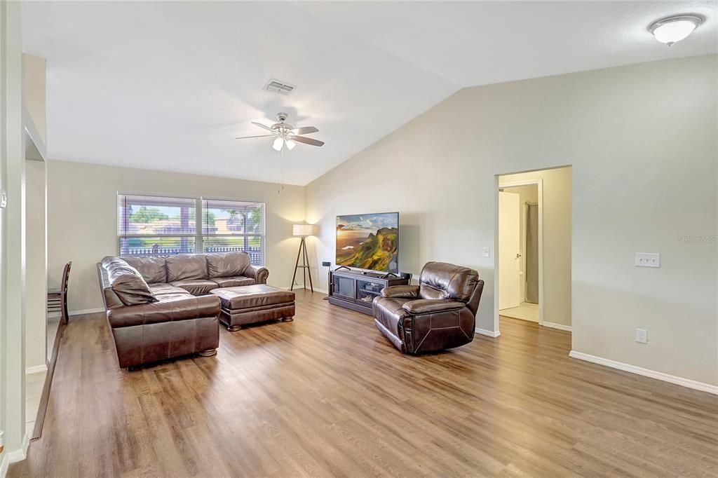 For Sale: $429,000 (3 beds, 2 baths, 1376 Square Feet)
