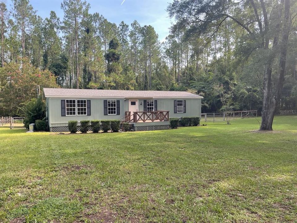 Active With Contract: $299,900 (3 beds, 2 baths, 1248 Square Feet)